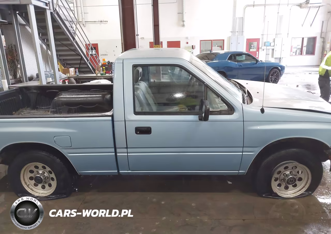 1993 Isuzu Conventional Short Wheelbase VIN:4S1CR11Z2P4214795 - 13