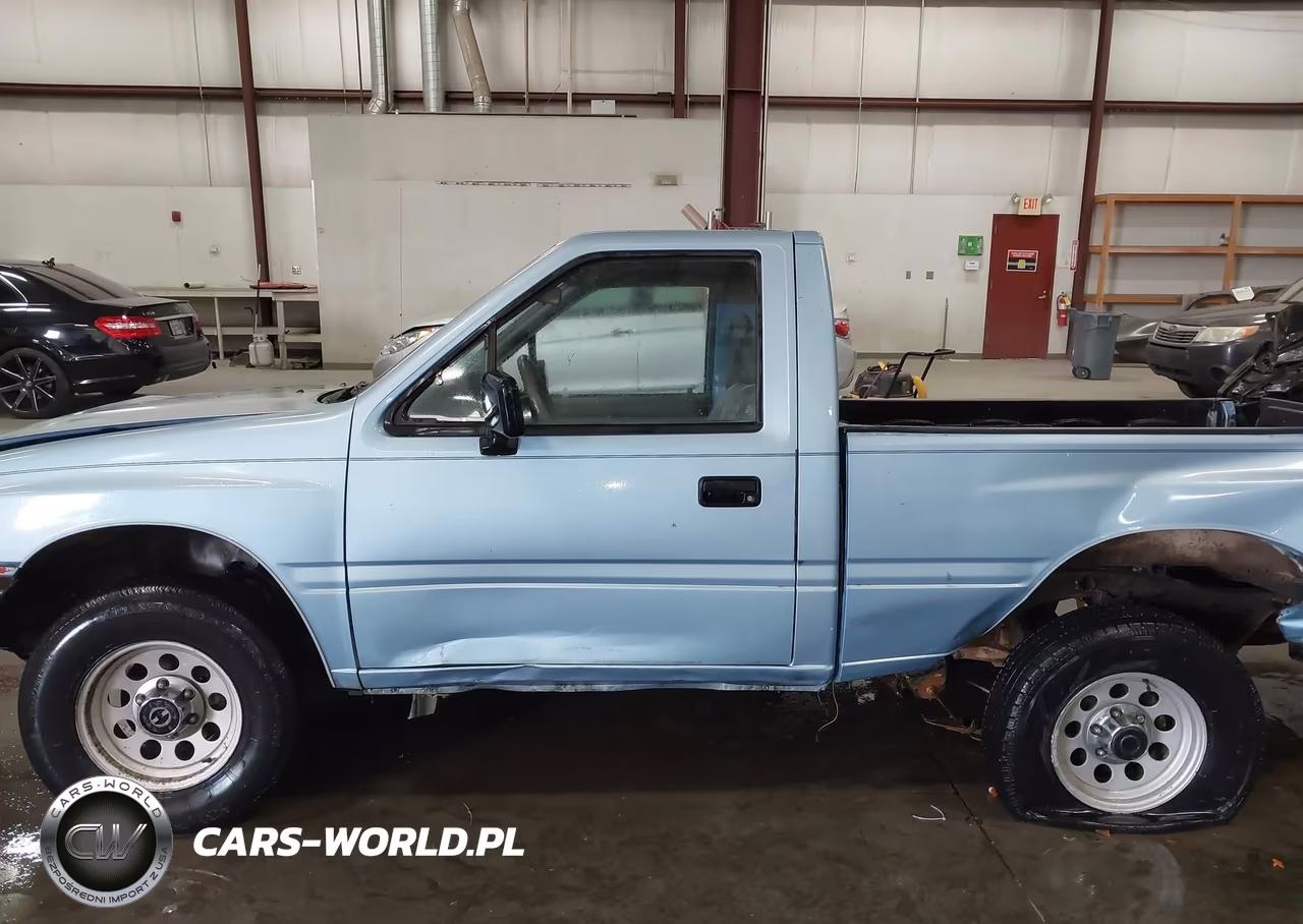 1993 Isuzu Conventional Short Wheelbase VIN:4S1CR11Z2P4214795 - 14