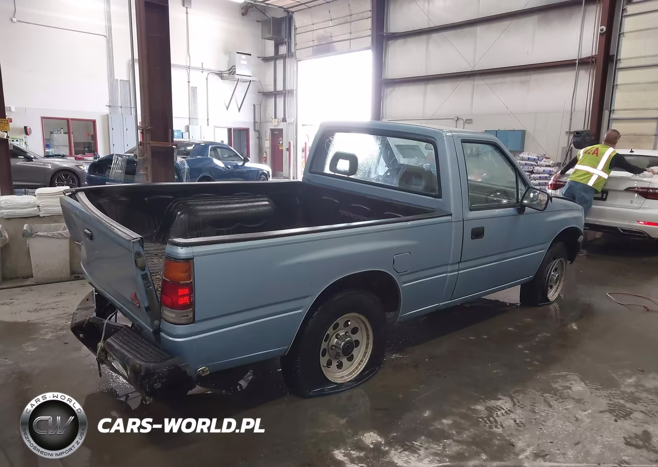 1993 Isuzu Conventional Short Wheelbase VIN:4S1CR11Z2P4214795 - 4