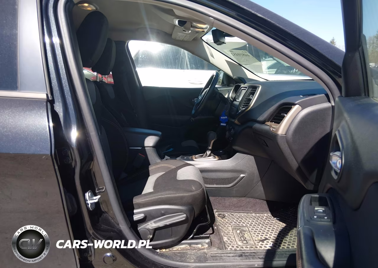 2016 Jeep Cherokee Altitude VIN:1C4PJMAS5GW322269 - 5