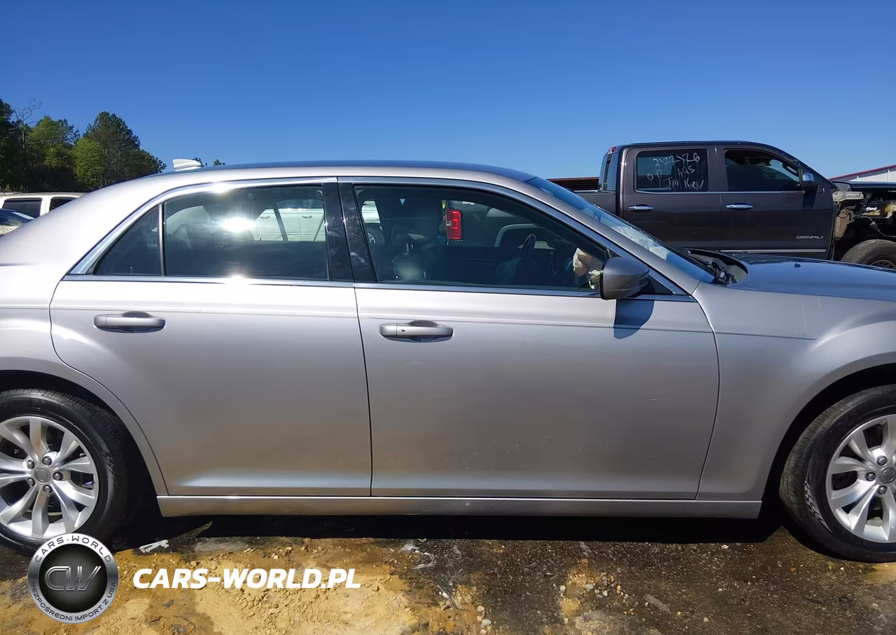 2015 Chrysler 300 Limited VIN:2C3CCAAG3FH908831 - 14