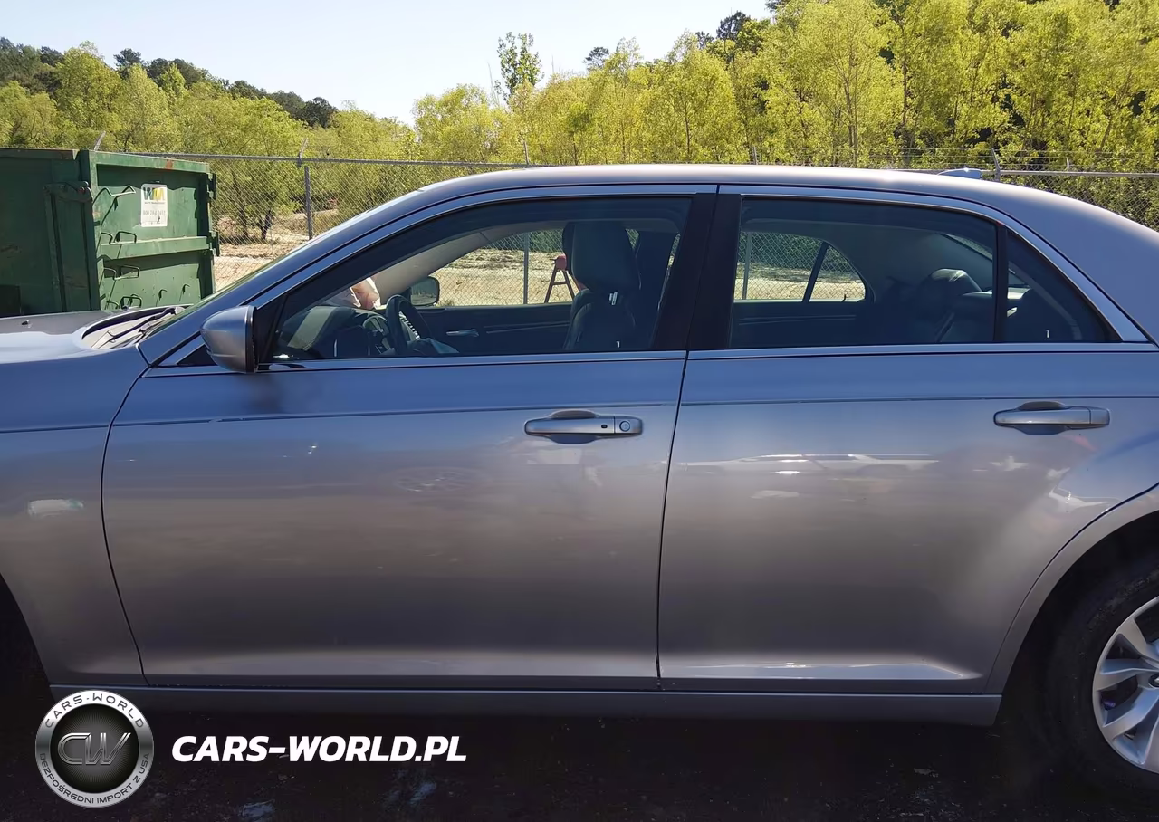 2015 Chrysler 300 Limited VIN:2C3CCAAG3FH908831 - 15