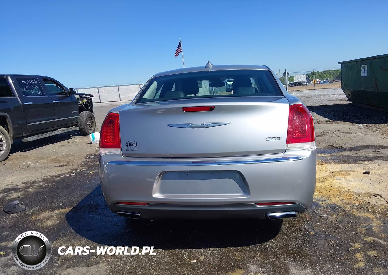 2015 Chrysler 300 Limited VIN:2C3CCAAG3FH908831 - 17