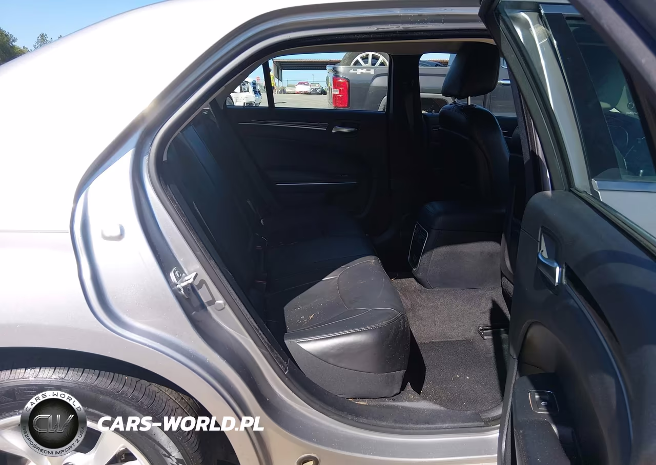 2015 Chrysler 300 Limited VIN:2C3CCAAG3FH908831 - 8