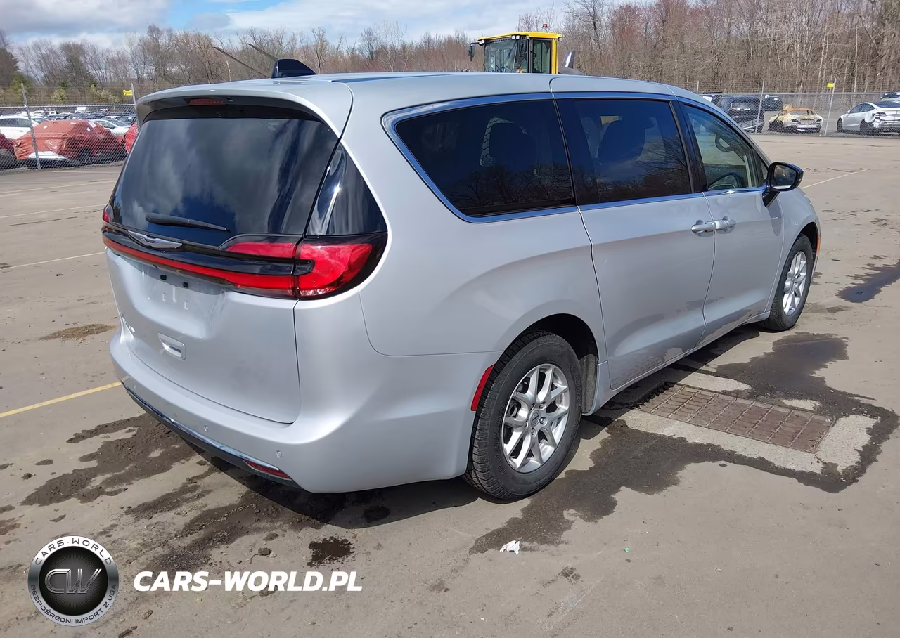 2024 Chrysler Pacifica Touring L VIN:2C4RC1BG6RR154939 - 4