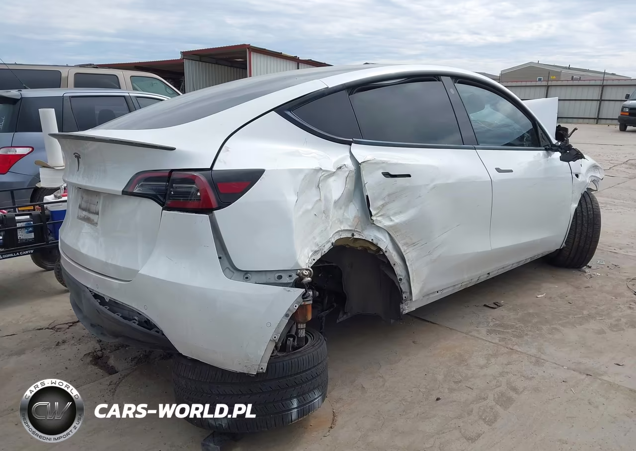 2022 Tesla Model Y Performance Dual Motor All-Wheel Drive VIN:7SAYGDEF9NF453595 - 4