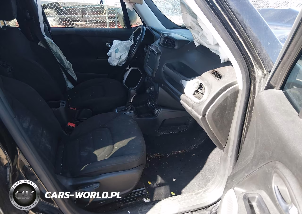 2018 Jeep Renegade Latitude 4X4 VIN:ZACCJBBB3JPG97602 - 5