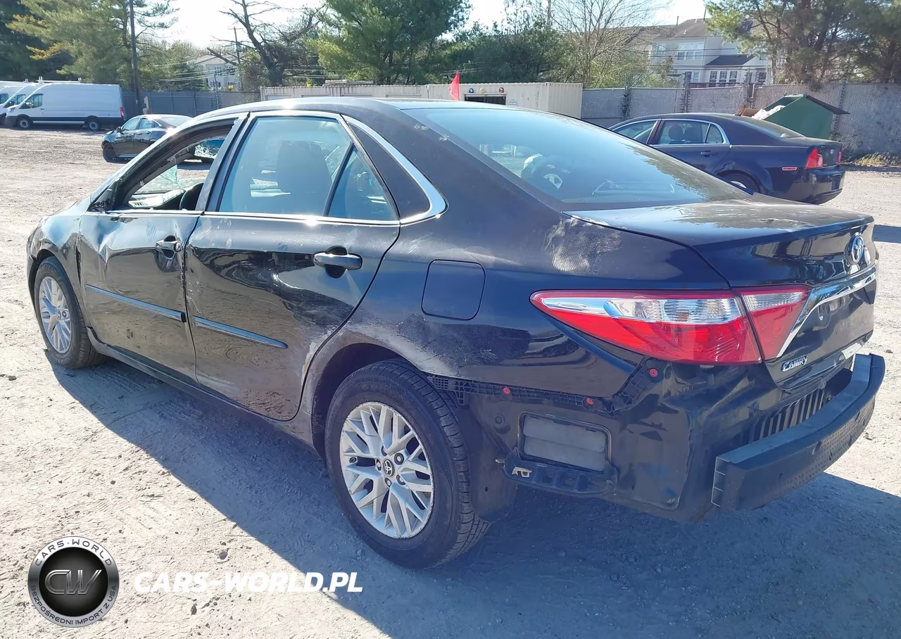2016 Toyota Camry Le VIN:4T4BF1FK1GR557445 - 3
