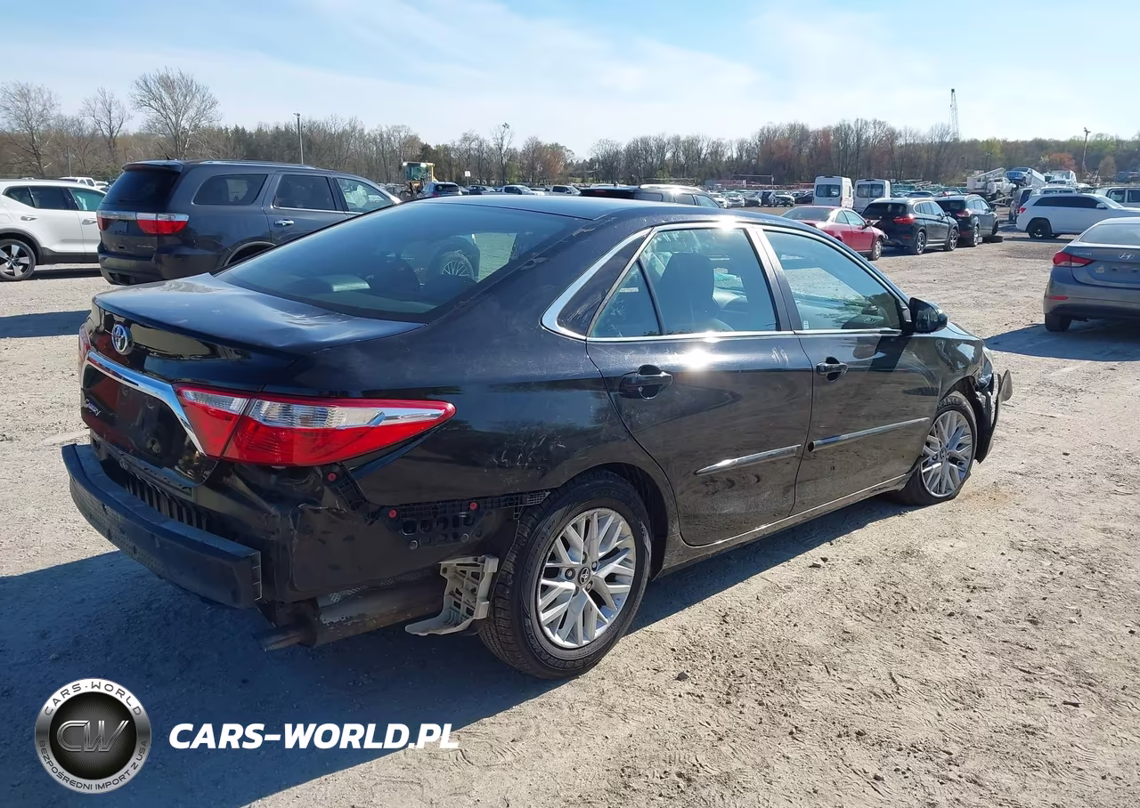 2016 Toyota Camry Le VIN:4T4BF1FK1GR557445 - 4