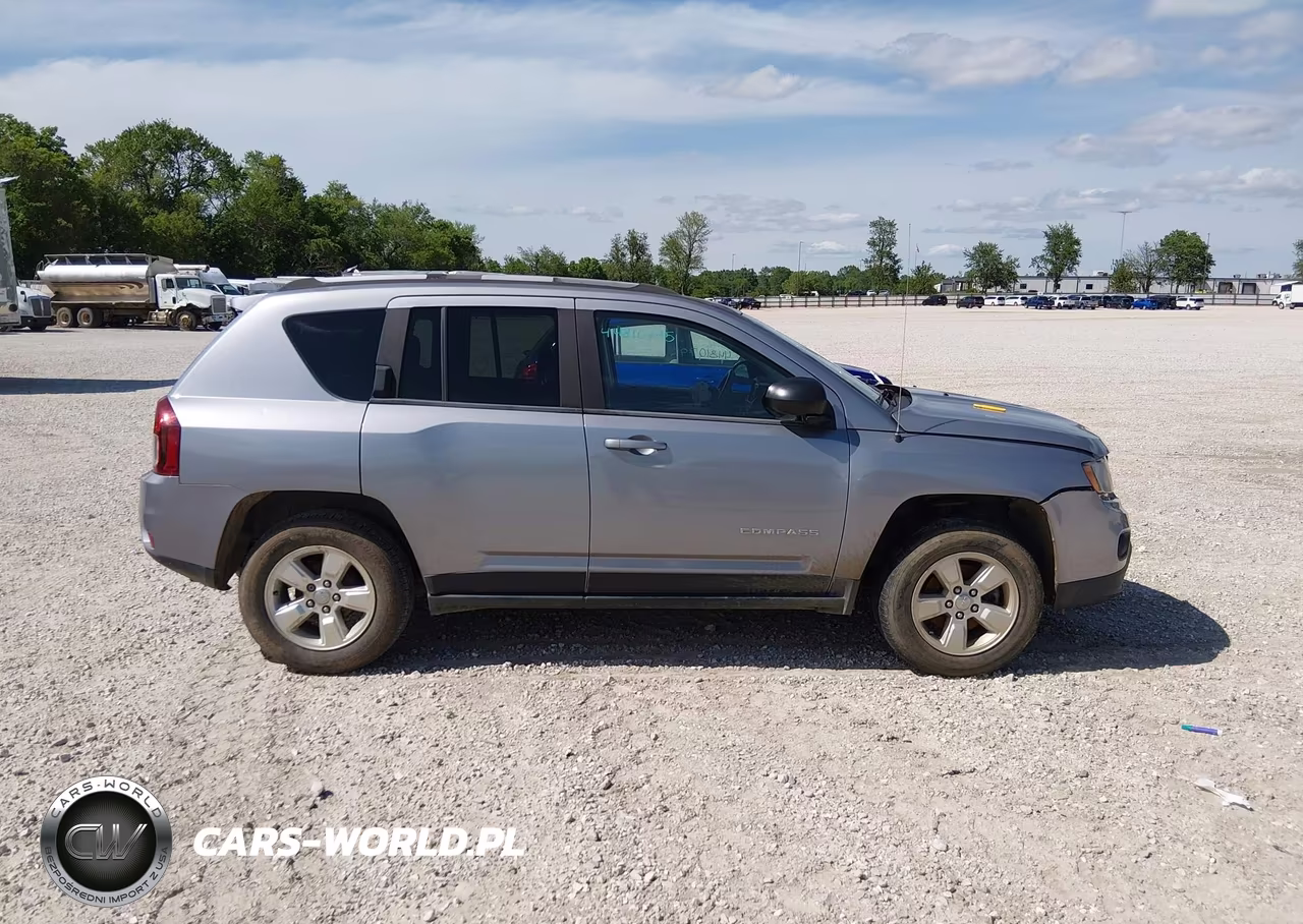 2015 Jeep Compass Sport VIN:1C4NJCBA4FD313693 - 13