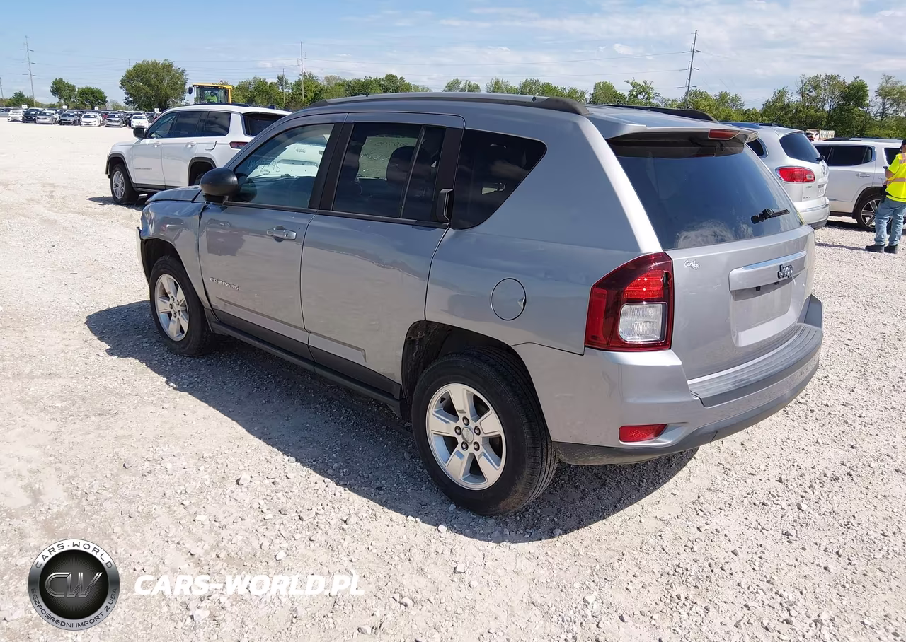 2015 Jeep Compass Sport VIN:1C4NJCBA4FD313693 - 3