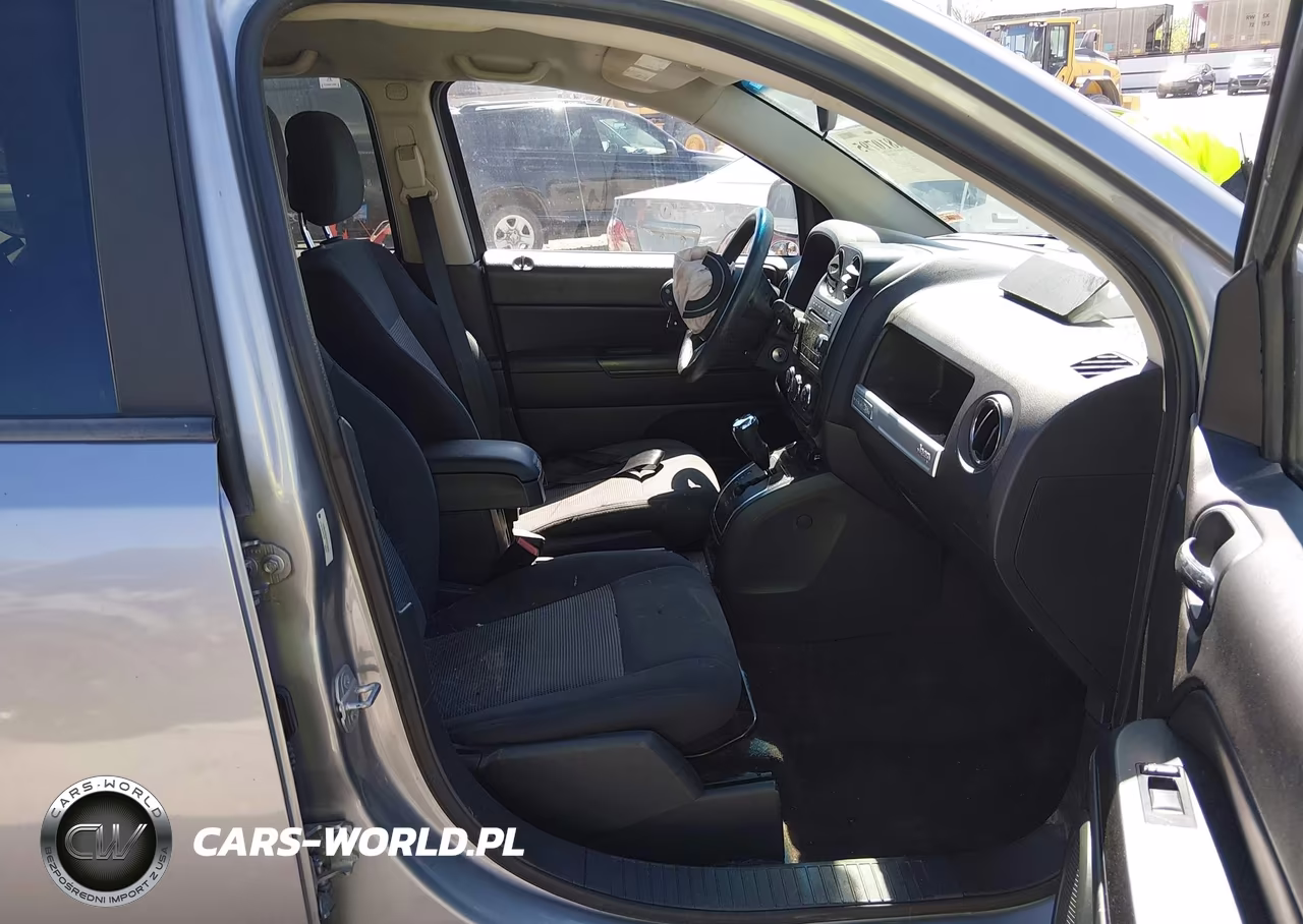 2015 Jeep Compass Sport VIN:1C4NJCBA4FD313693 - 5