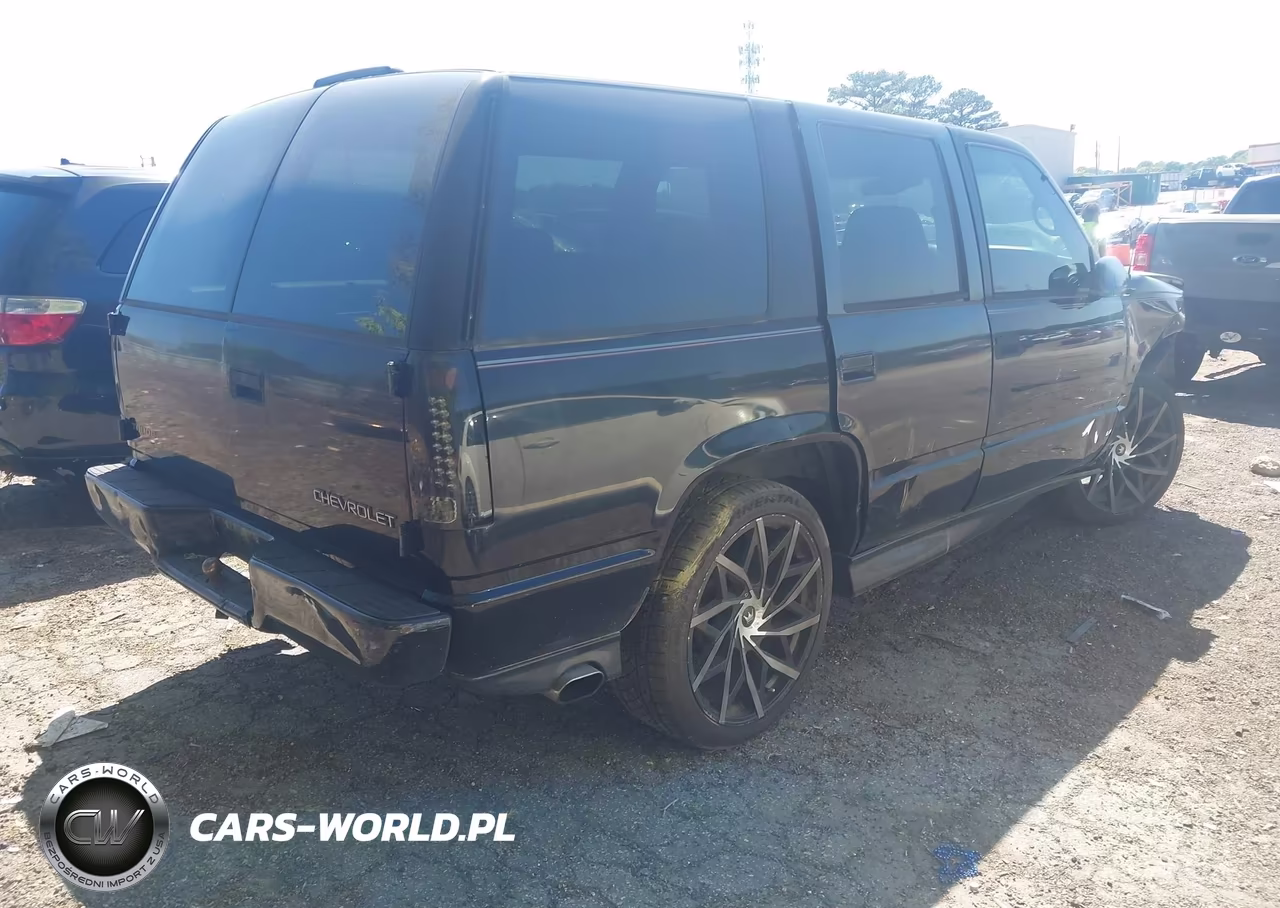 2000 Chevrolet Tahoe Limited VIN:1GNEC13R4YR130830 - 4