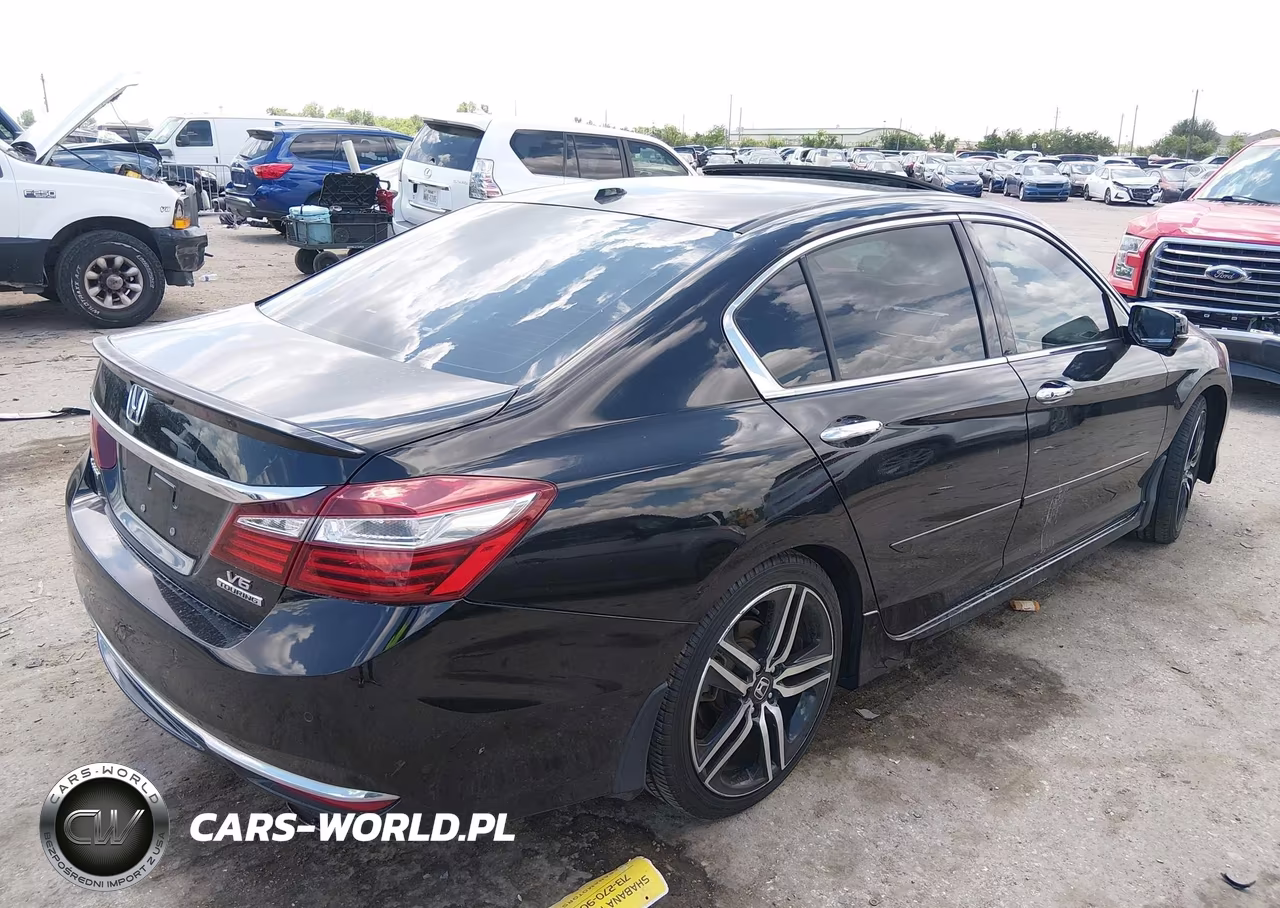 2017 Honda Accord Touring V6 VIN:1HGCR3F98HA013497 - 4