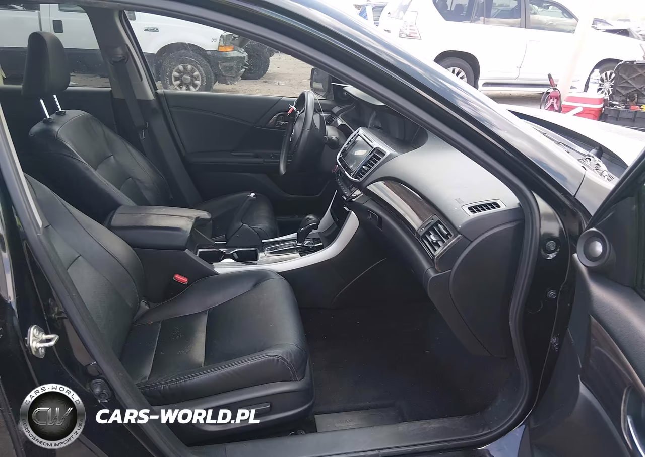 2017 Honda Accord Touring V6 VIN:1HGCR3F98HA013497 - 5