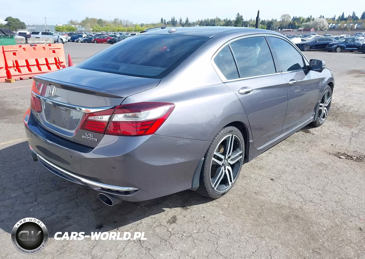 2017 Honda Accord Touring V6 VIN:1HGCR3F97HA023406 - 4