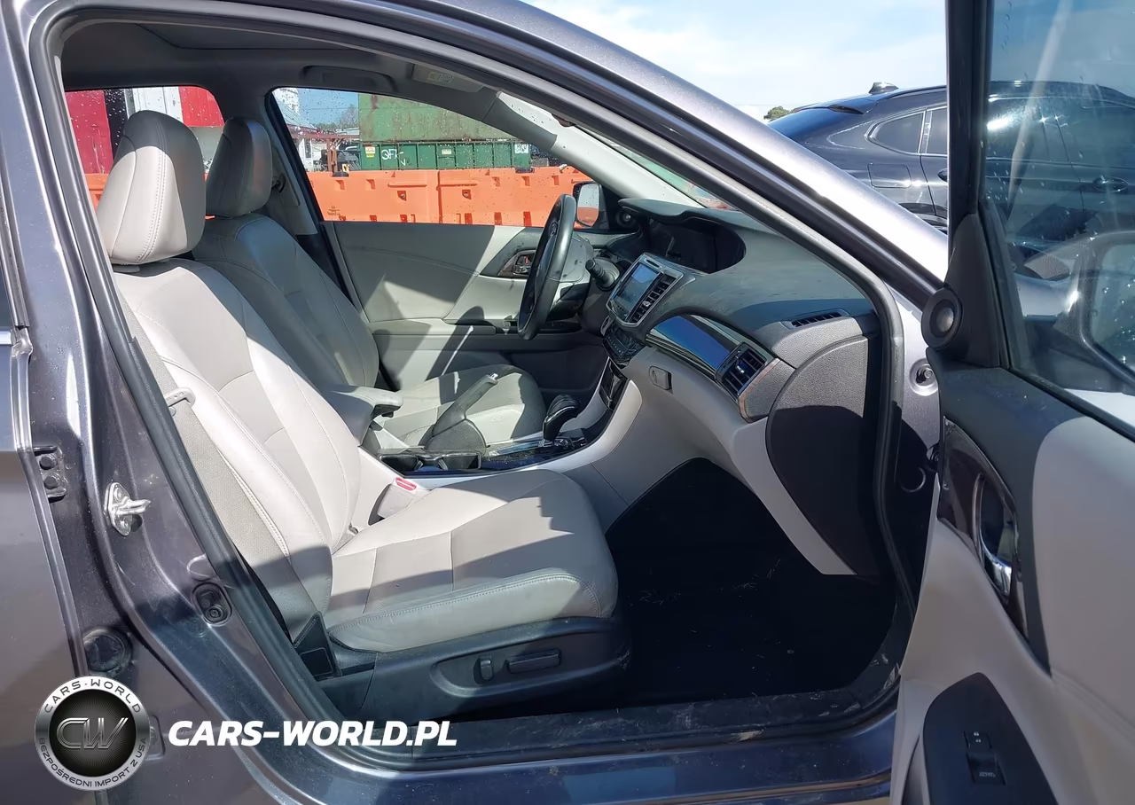 2017 Honda Accord Touring V6 VIN:1HGCR3F97HA023406 - 5