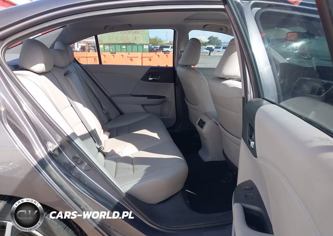 2017 Honda Accord Touring V6 VIN:1HGCR3F97HA023406 - 8