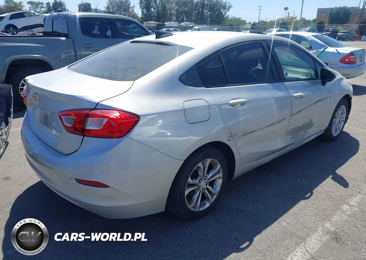 2019 Chevrolet Cruze Ls VIN:1G1BC5SM0K7152103 - 4