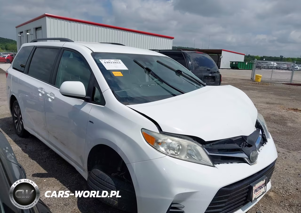 2018 Toyota Sienna Le 7 Passenger – zdjęcie 1 z 16