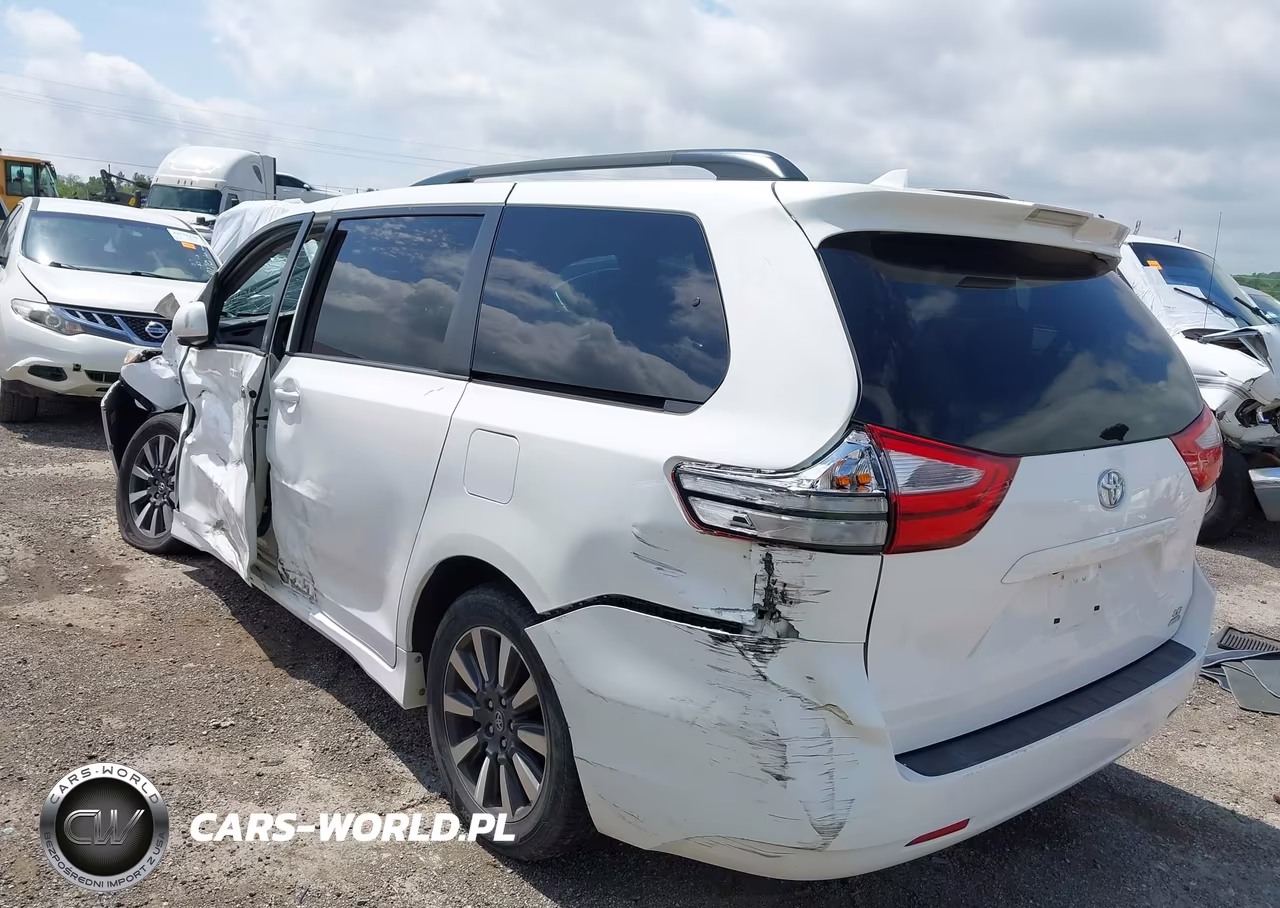 2018 Toyota Sienna Le 7 Passenger VIN:5TDJZ3DC8JS194274 - 3