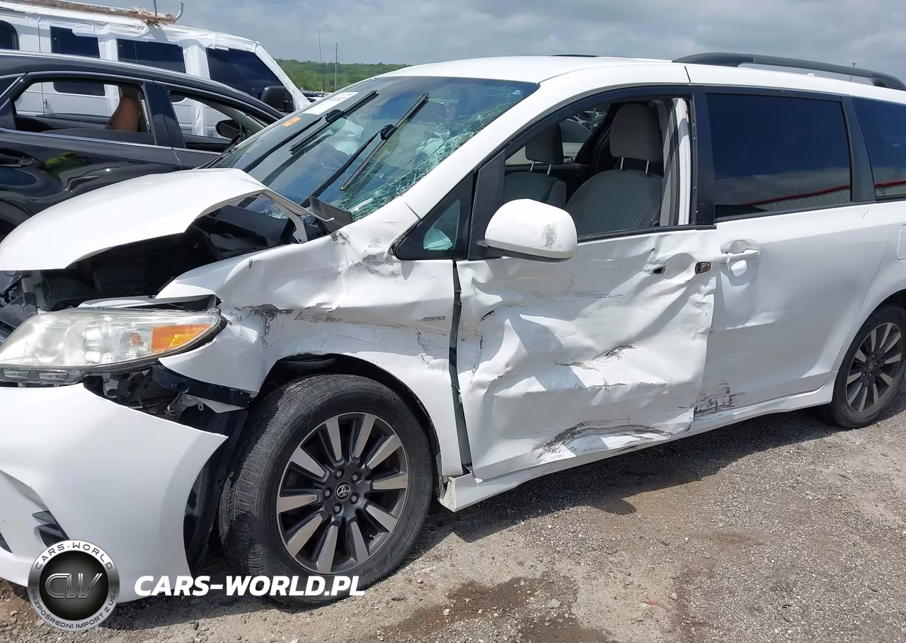 2018 Toyota Sienna Le 7 Passenger VIN:5TDJZ3DC8JS194274 - 6