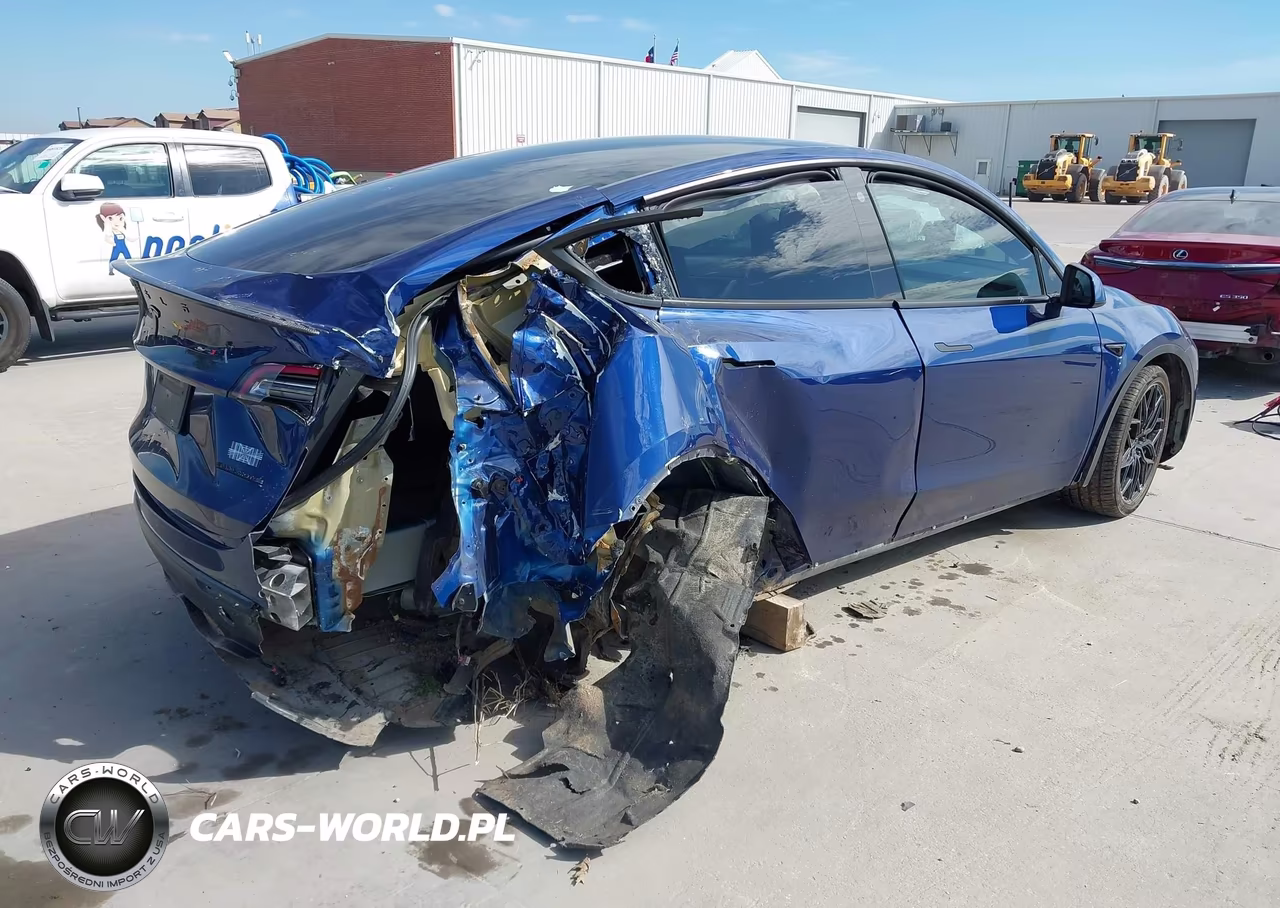 2022 Tesla Model Y Performance Dual Motor All-Wheel Drive VIN:7SAYGDEF5NF505711 - 4