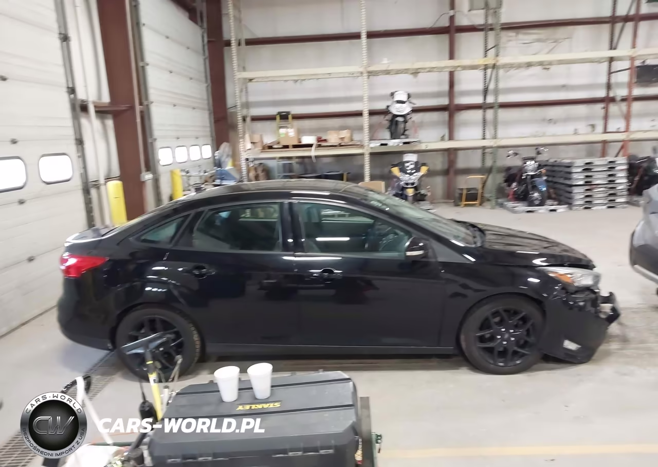 2016 Ford Focus Se VIN:1FADP3F27GL212125 - 13