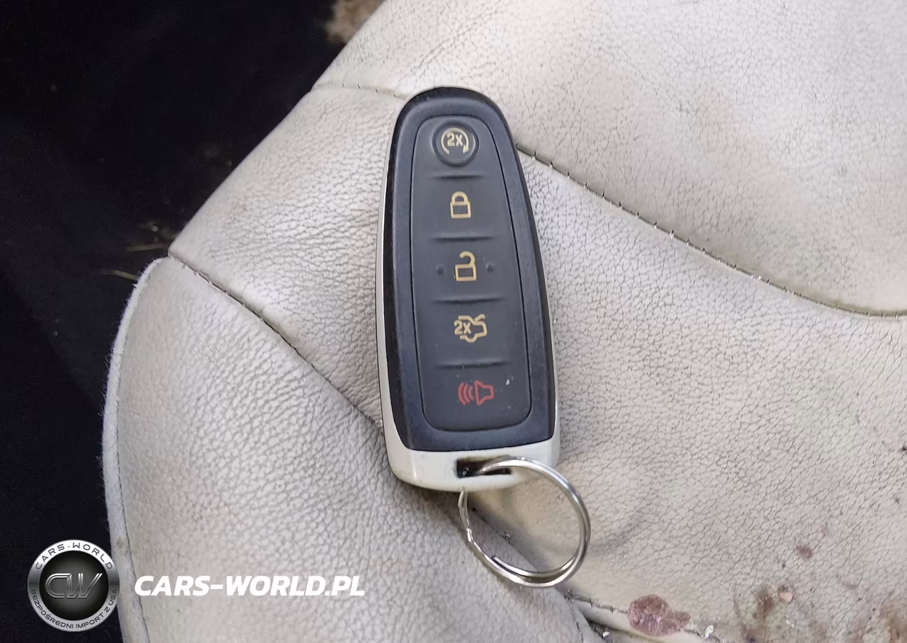 2015 Ford Focus Titanium VIN:1FADP3J28FL323157 - 11