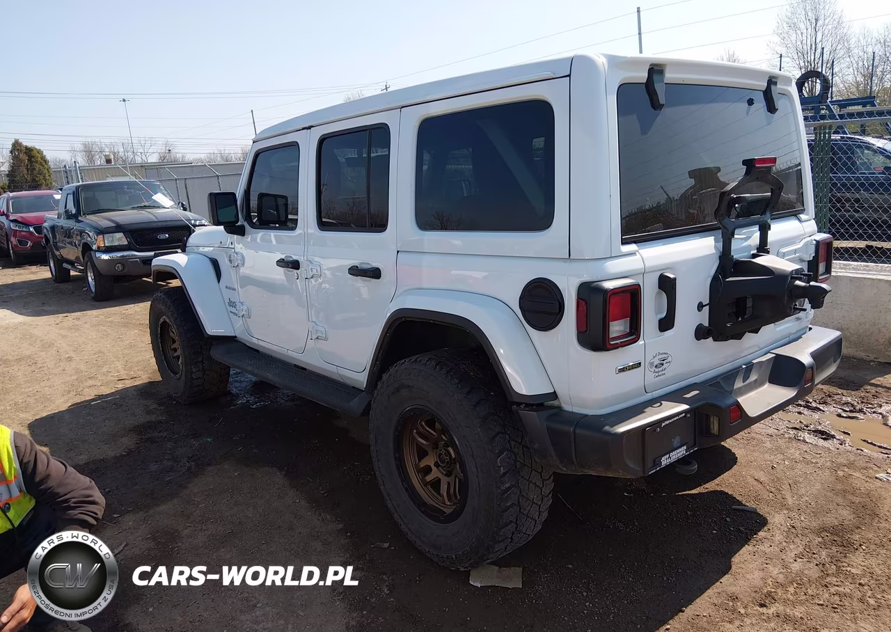 2022 Jeep Wrangler Unlimited Sahara 4X4 VIN:1C4HJXEMXNW260852 - 3