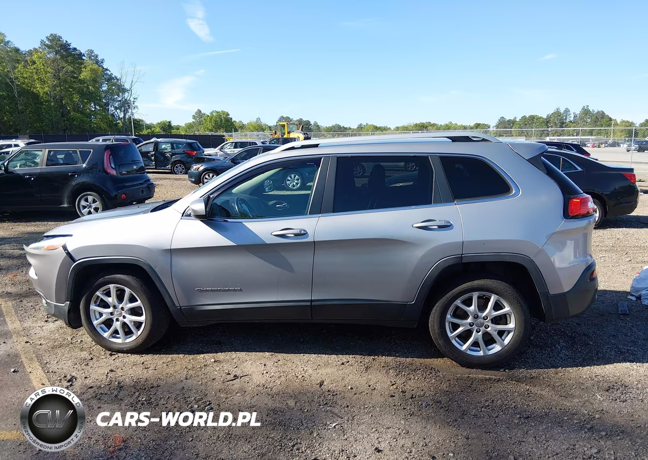 2014 Jeep Cherokee Latitude VIN:1C4PJLCS3EW123628 - 15