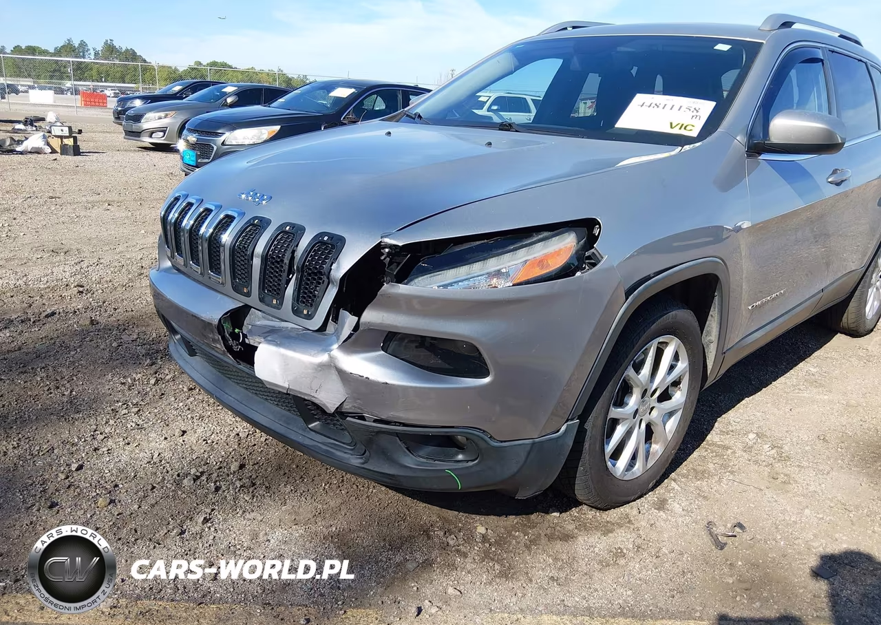 2014 Jeep Cherokee Latitude VIN:1C4PJLCS3EW123628 - 6