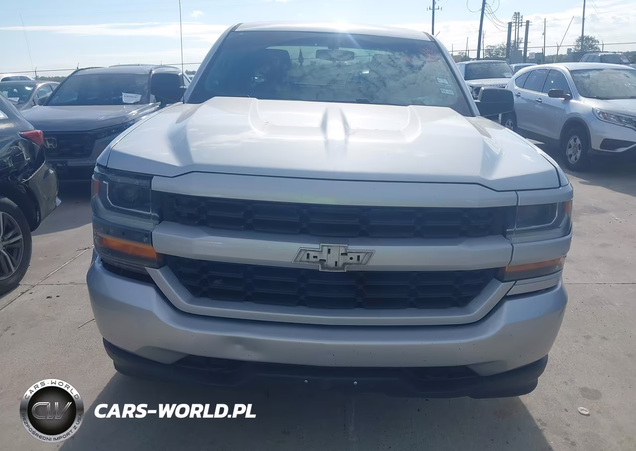 2018 Chevrolet Silverado 1500 Custom VIN:1GCRCPEHXJZ244886 - 12