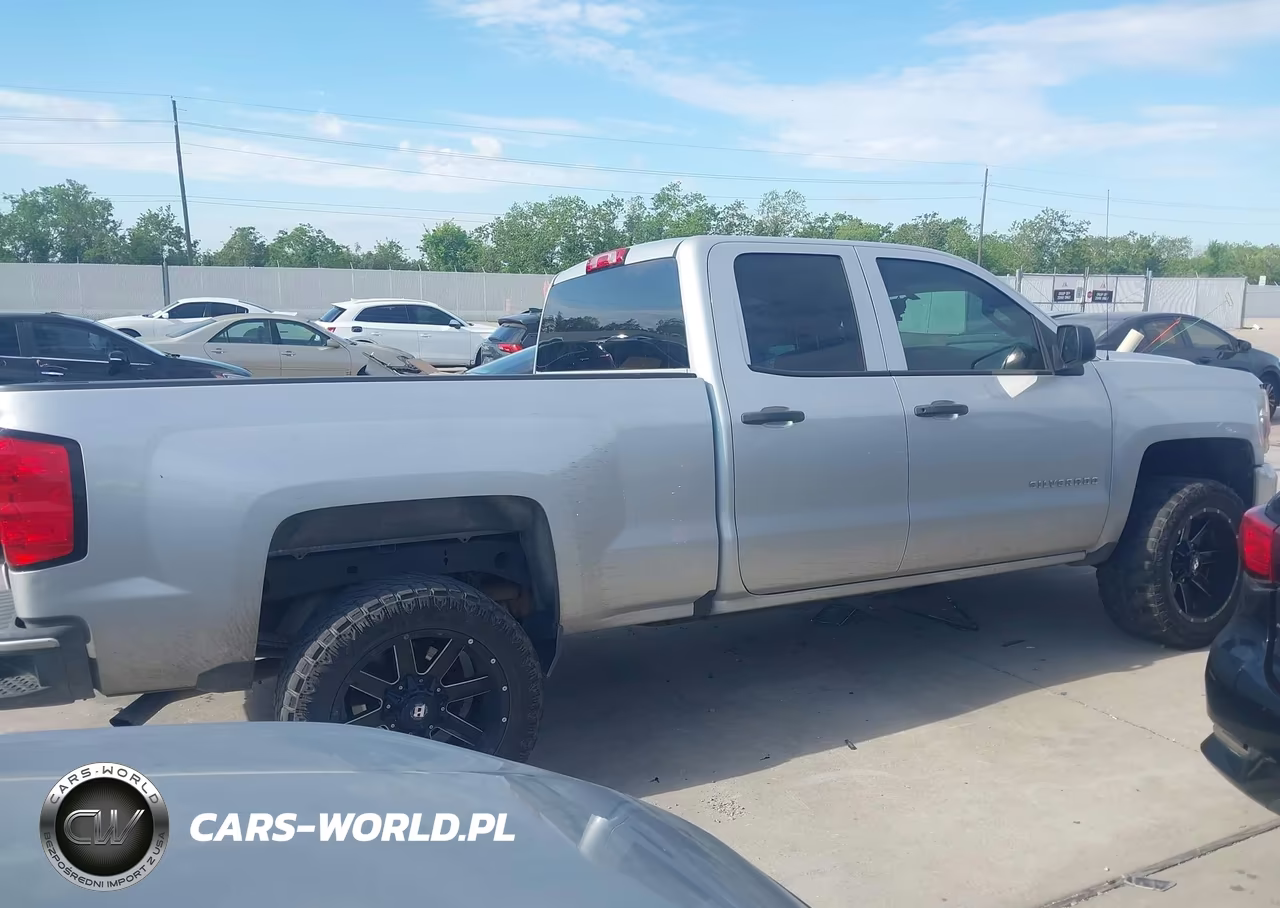 2018 Chevrolet Silverado 1500 Custom VIN:1GCRCPEHXJZ244886 - 13