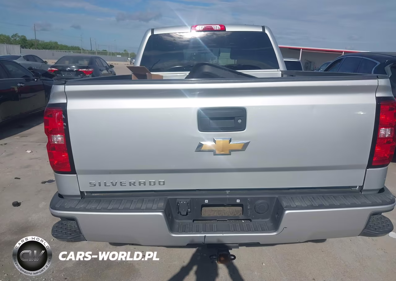 2018 Chevrolet Silverado 1500 Custom VIN:1GCRCPEHXJZ244886 - 16
