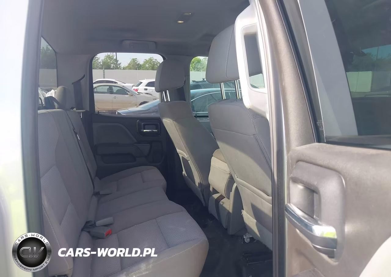 2018 Chevrolet Silverado 1500 Custom VIN:1GCRCPEHXJZ244886 - 8