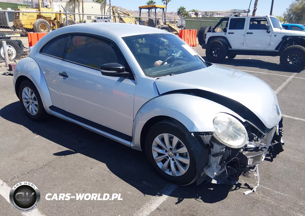 2013 Volkswagen Beetle 2.5L Entry