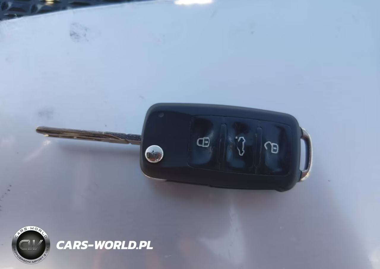 2013 Volkswagen Beetle 2.5L Entry VIN:3VWFP7AT5DM637232 - 11