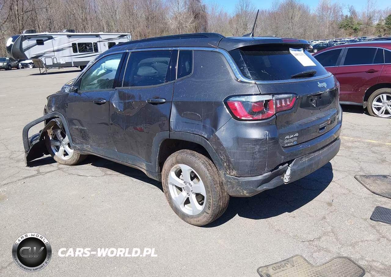 2019 Jeep Compass Latitude 4X4 VIN:3C4NJDBB2KT847214 - 3