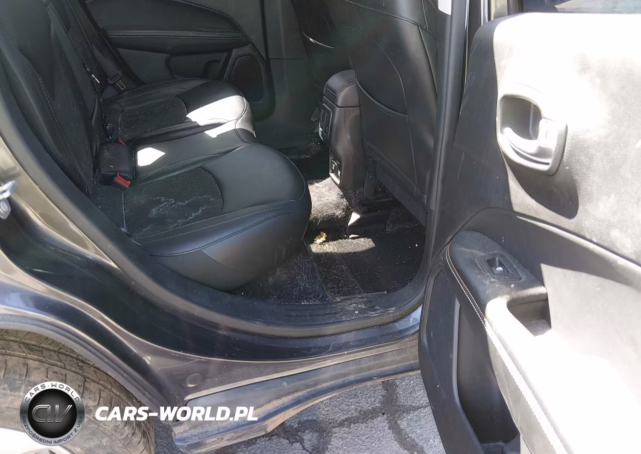 2019 Jeep Compass Latitude 4X4 VIN:3C4NJDBB2KT847214 - 8