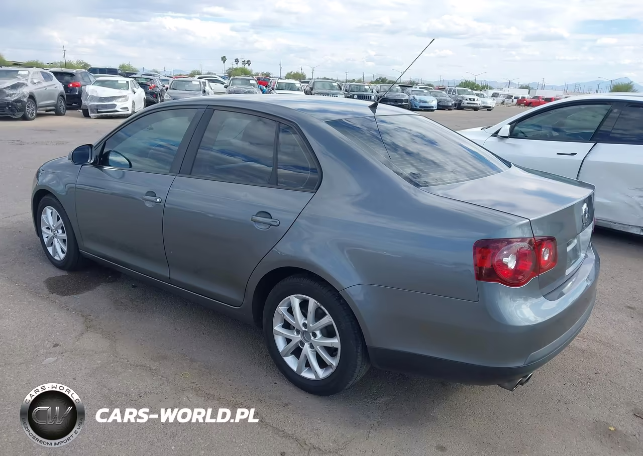 2010 Volkswagen Jetta Limited Edition VIN:3VWRZ7AJXAM138489 - 3