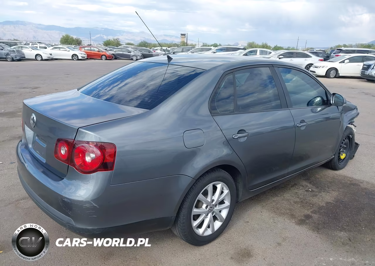 2010 Volkswagen Jetta Limited Edition VIN:3VWRZ7AJXAM138489 - 4