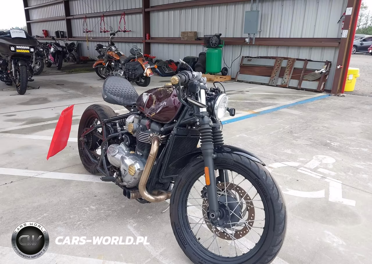 2017 Triumph Motorcycle Bonneville Bobber