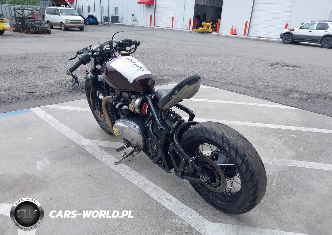 2017 Triumph Motorcycle Bonneville Bobber VIN:SMTD42HLXHT801675 - 3