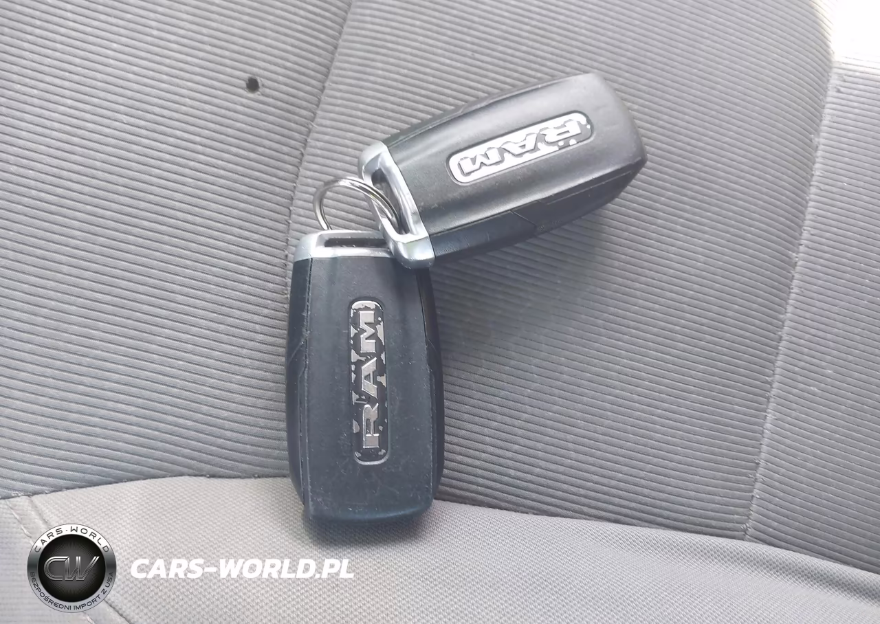2021 Ram 2500 VIN:3C6UR5CL5MG555853 - 11