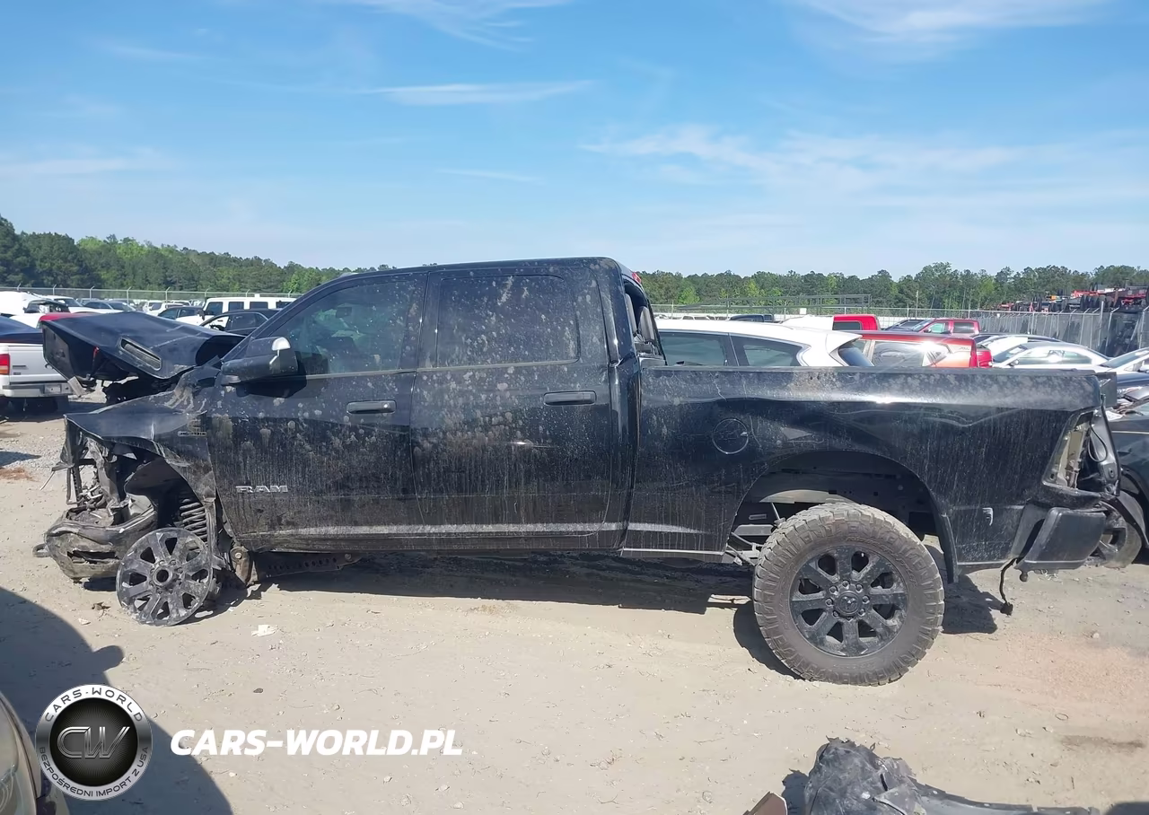 2021 Ram 2500 VIN:3C6UR5CL5MG555853 - 14