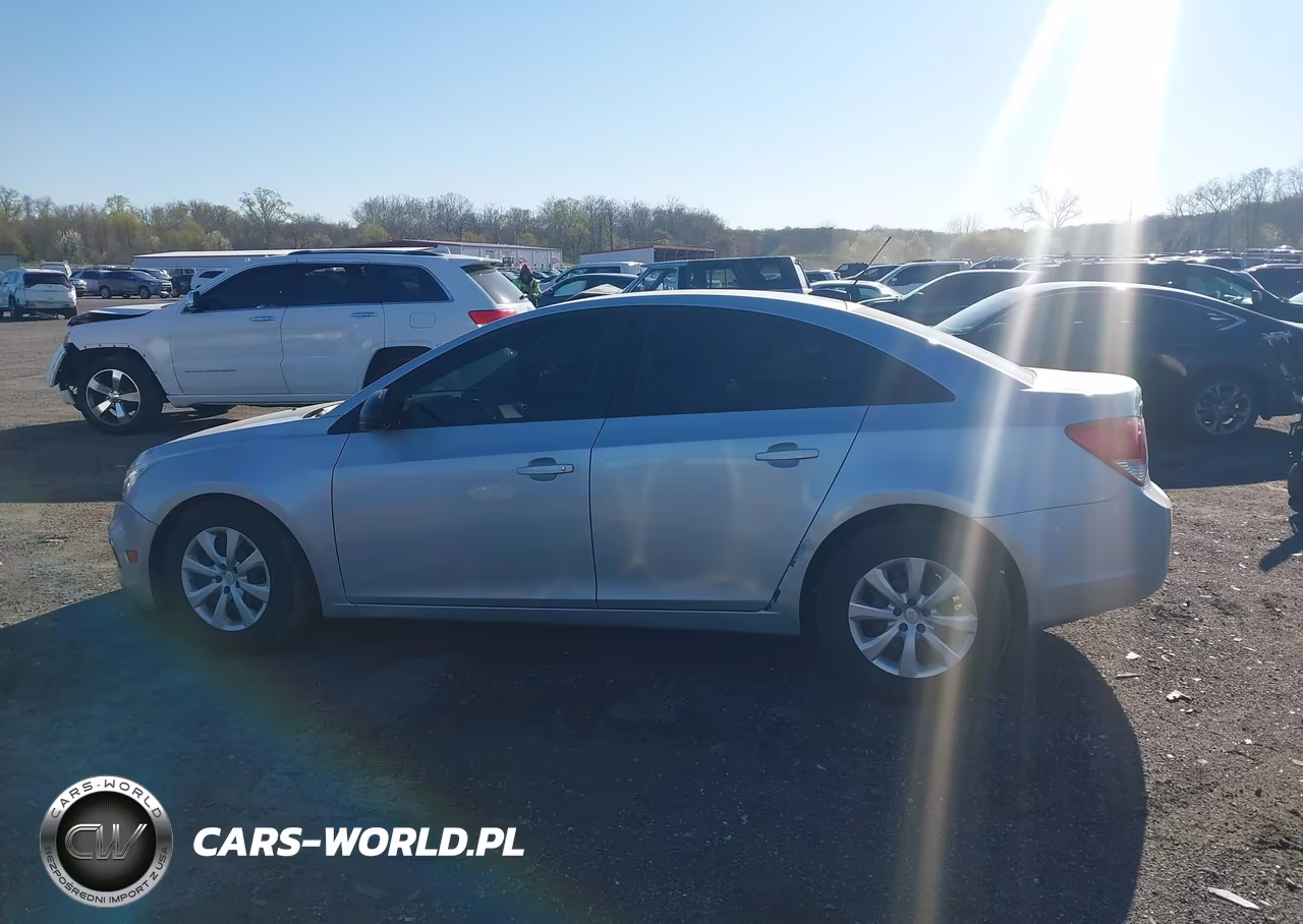 2015 Chevrolet Cruze Ls Auto VIN:1G1PA5SG7F7264750 - 14
