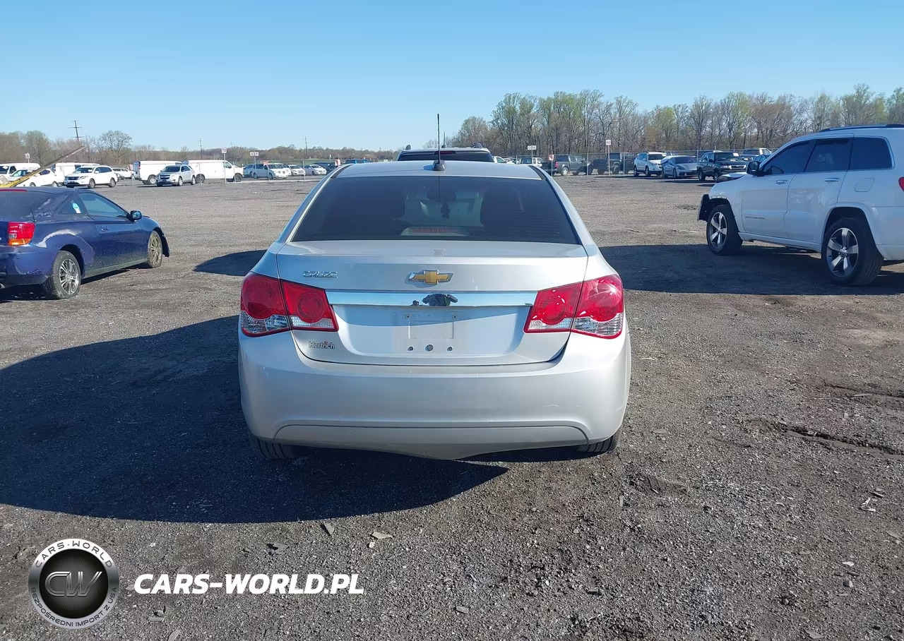2015 Chevrolet Cruze Ls Auto VIN:1G1PA5SG7F7264750 - 16