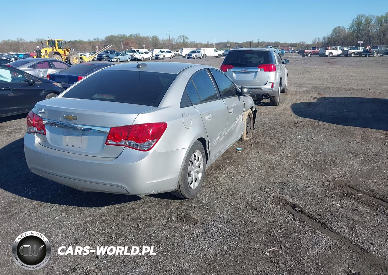 2015 Chevrolet Cruze Ls Auto VIN:1G1PA5SG7F7264750 - 4