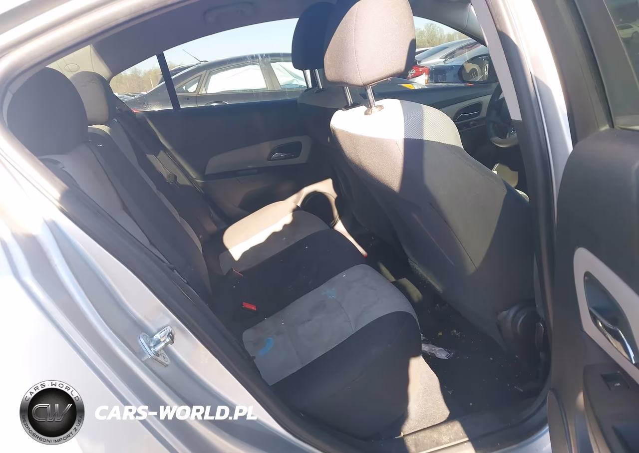 2015 Chevrolet Cruze Ls Auto VIN:1G1PA5SG7F7264750 - 8